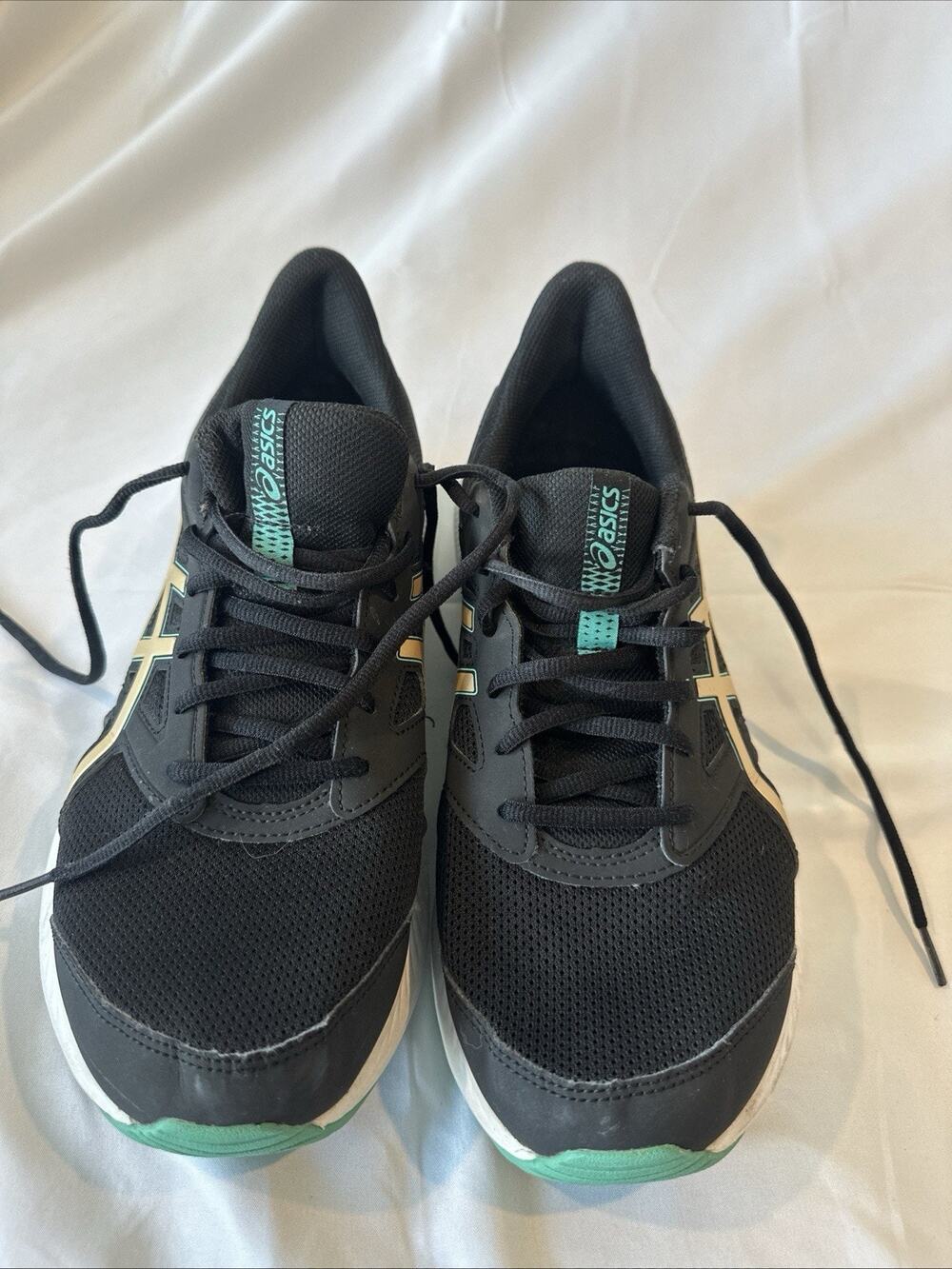 Asics Women’s Size 9, Wide Low Top Mesh Breathable Black With Gold Accent